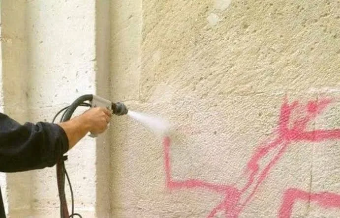 Edificio residencial con fachada tratada con protección anti-graffiti
